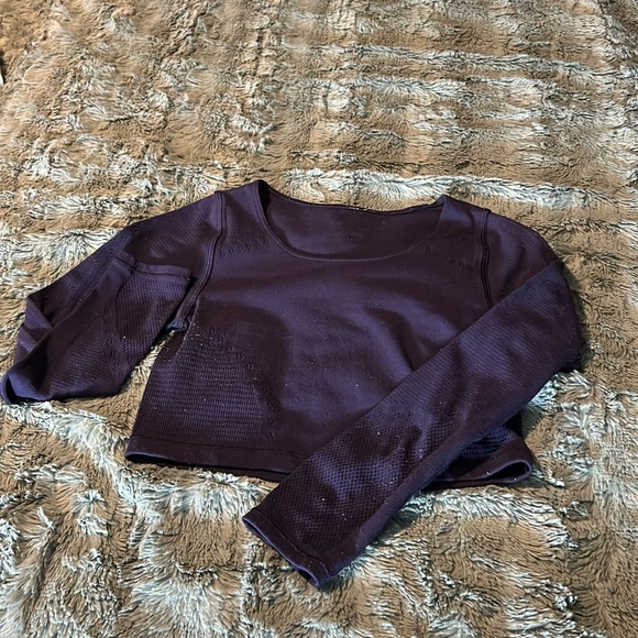 Lulu long sleeve crop. - Picture 1 of 5